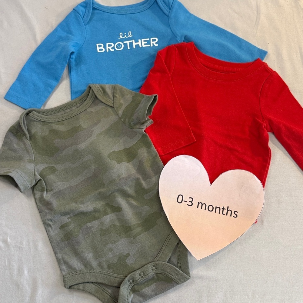 Cat & Jack - Set of 3 tops. Size 0 to 3 months